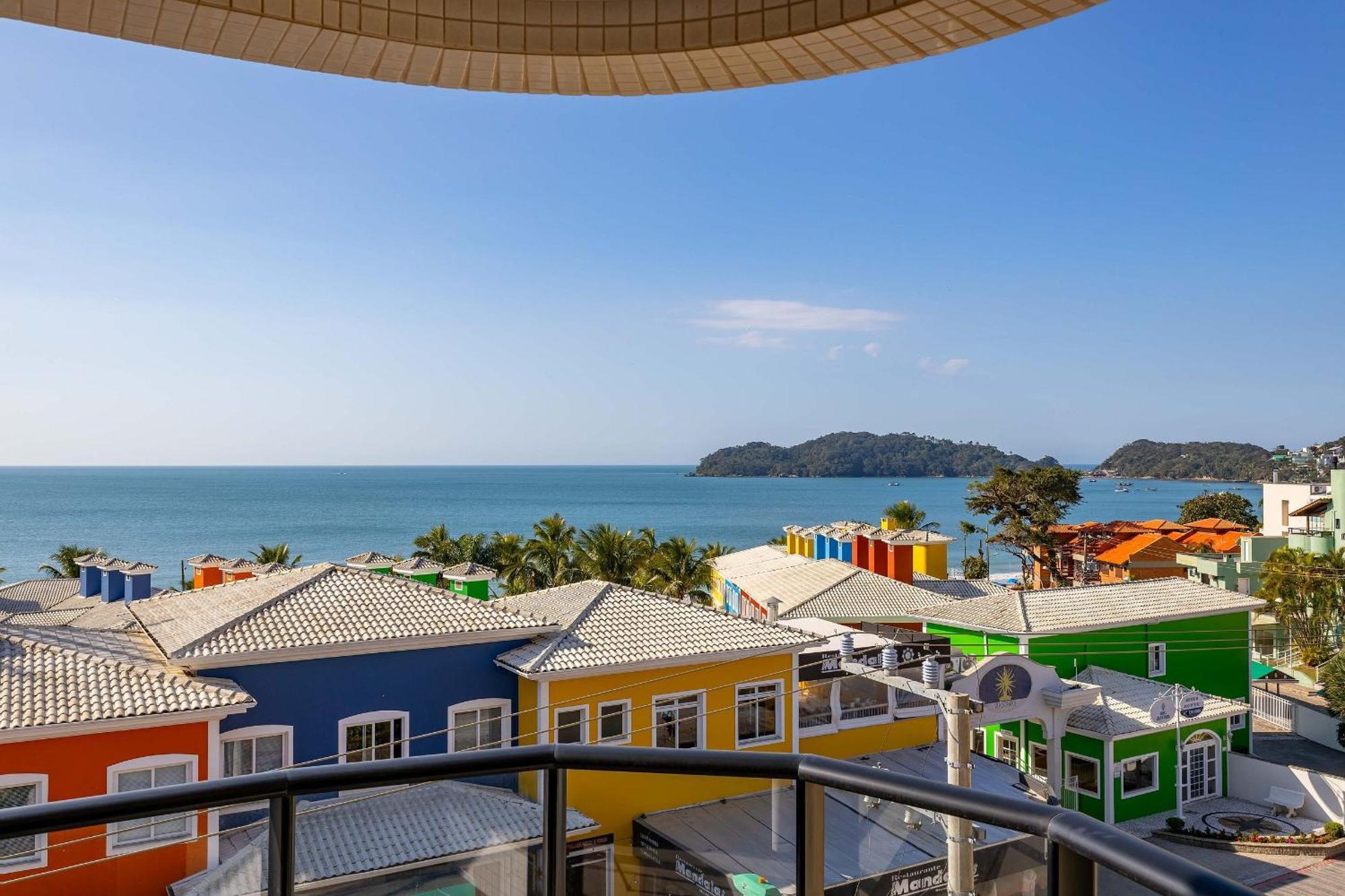 בומבינאס Confortavel Loft Com Vista Para O Mar - Condominio Com Piscina מראה חיצוני תמונה